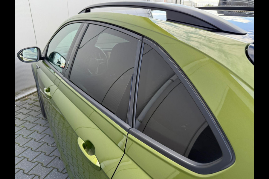 Volkswagen Taigo 1.0 TSI R-Line Automaat / IQ Light / Keyless / ACC / Camera Volkswagen Taigo 1.0 TSI R-Line Automaat / IQ Light / Keyless / ACC / Camera