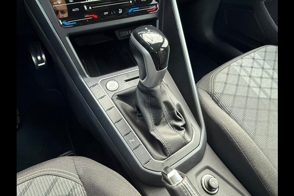 Volkswagen Taigo 1.0 TSI R-Line Automaat / IQ Light / Keyless / ACC / Camera Volkswagen Taigo 1.0 TSI R-Line Automaat / IQ Light / Keyless / ACC / Camera