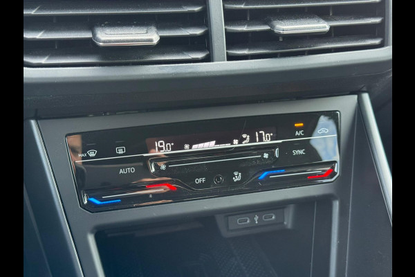 Volkswagen Taigo 1.0 TSI R-Line Automaat / IQ Light / Keyless / ACC / Camera Volkswagen Taigo 1.0 TSI R-Line Automaat / IQ Light / Keyless / ACC / Camera