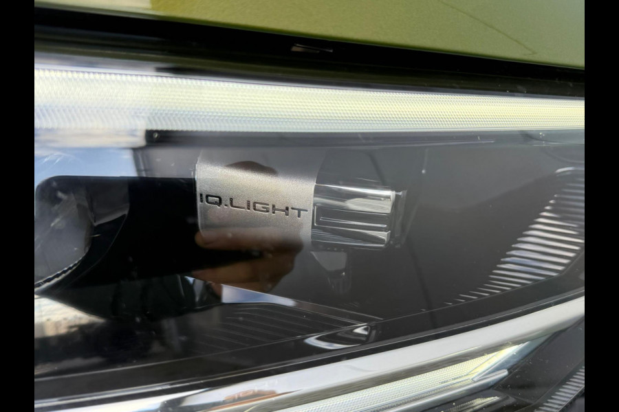 Volkswagen Taigo 1.0 TSI R-Line Automaat / IQ Light / Keyless / ACC / Camera Volkswagen Taigo 1.0 TSI R-Line Automaat / IQ Light / Keyless / ACC / Camera