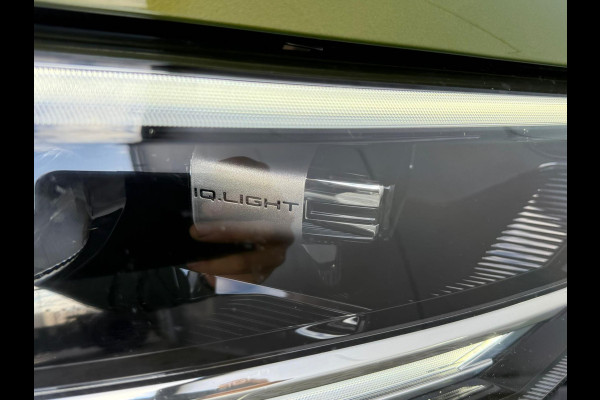 Volkswagen Taigo 1.0 TSI R-Line Automaat / IQ Light / Keyless / ACC / Camera Volkswagen Taigo 1.0 TSI R-Line Automaat / IQ Light / Keyless / ACC / Camera