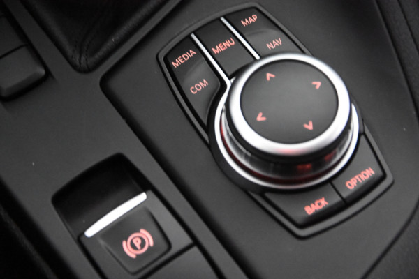 BMW X1 sDrive18i *1ste Eigenaar*Leer*Navigatie*Stoelverwarming*