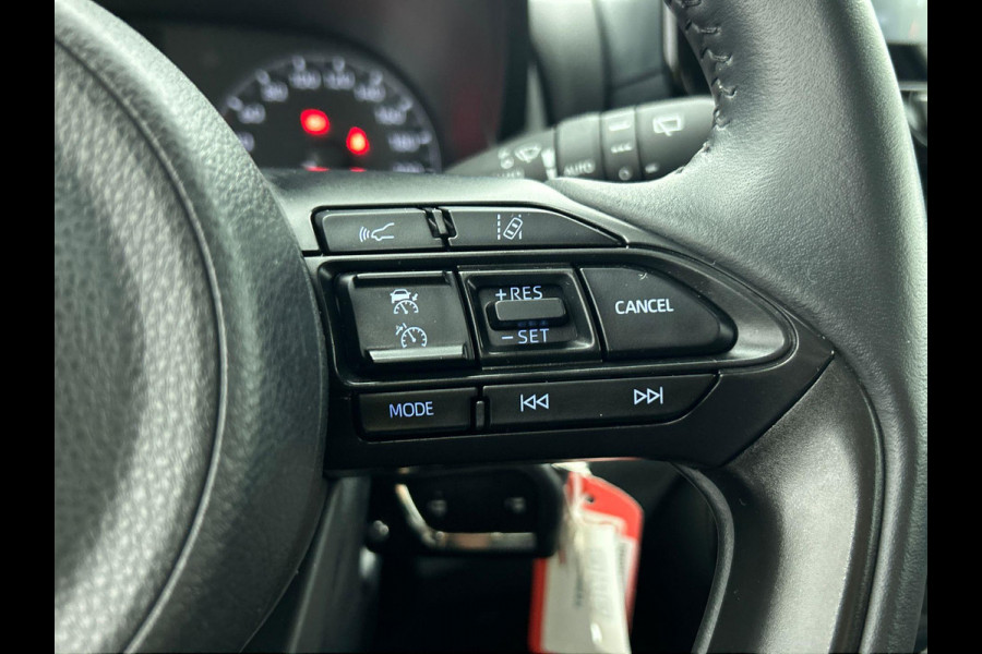 Toyota Yaris 1.5 Hybrid Active Auto. Navigatie Apple Carplay/Android Auto Camera Adaptive Cruise Control  Climate Control