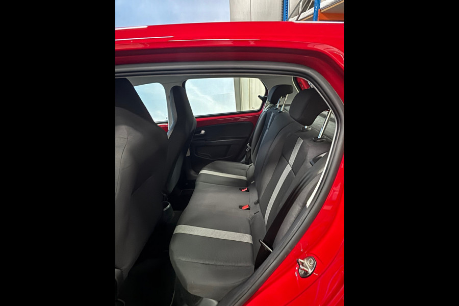 Volkswagen up! 1.0 BMT high up! Airco | Cruise | PDC
