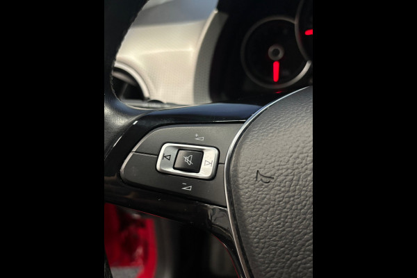 Volkswagen up! 1.0 BMT high up! Airco | Cruise | PDC