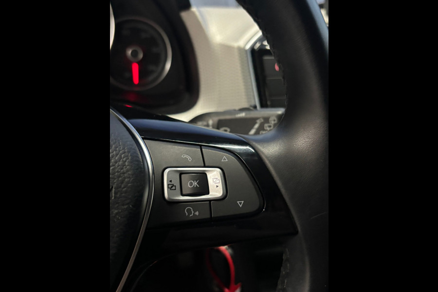 Volkswagen up! 1.0 BMT high up! Airco | Cruise | PDC