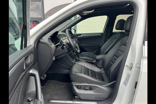 Volkswagen Tiguan Allspace 1.4 TSI Highline Business R- Line 7p. | Adaptieve cruise | Panorama dak | Zwenkbare trekhaak | Memory |