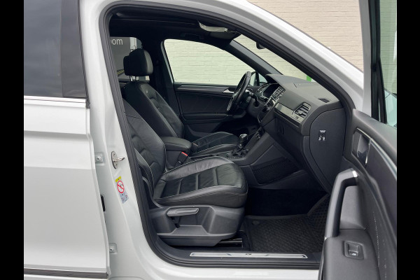Volkswagen Tiguan Allspace 1.4 TSI Highline Business R- Line 7p. | Adaptieve cruise | Panorama dak | Zwenkbare trekhaak | Memory |