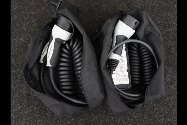 Mercedes-Benz C-Klasse 300de AMG Night | Adaptive cruise | 360 Camera | Leder | Burmester Surround | Trekhaak | Carplay | Stoelverwarming | Memory | Navigatie | Digital Cockpit | PHEV | Plug In