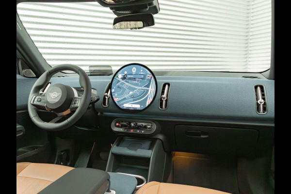 MINI Countryman 1.5 C Favoured - XL Pakket - Pano - Trekhaak - Memoryzetel