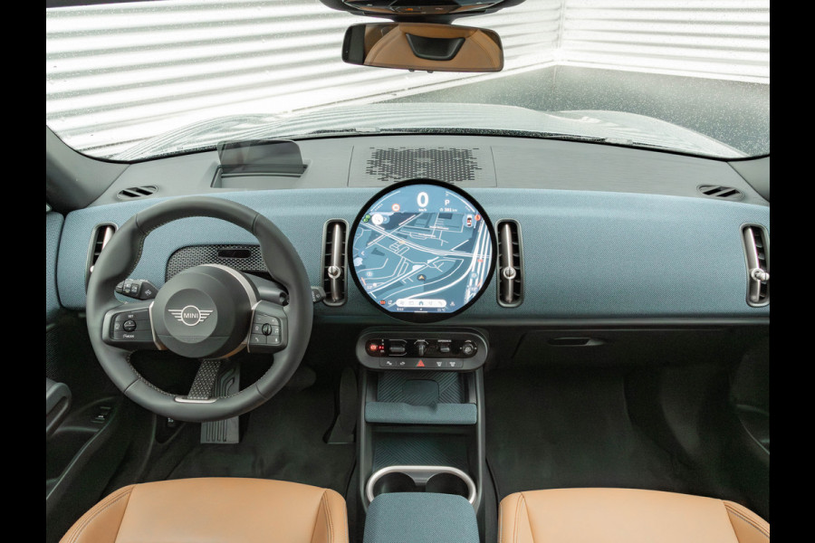MINI Countryman 1.5 C Favoured - XL Pakket - Pano - Trekhaak - Memoryzetel