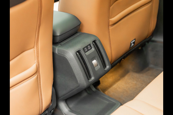 MINI Countryman 1.5 C Favoured - XL Pakket - Pano - Trekhaak - Memoryzetel