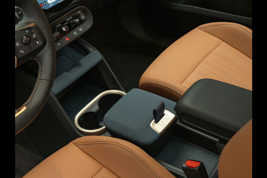 MINI Countryman 1.5 C Favoured - XL Pakket - Pano - Trekhaak - Memoryzetel