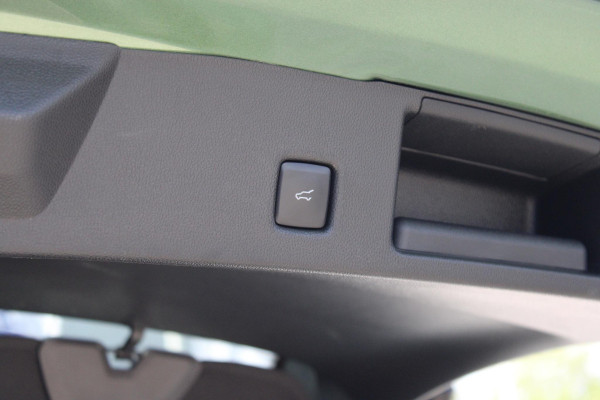 Ford Kuga 2.5 FHEV ST-Line X 190pk | Driver Assistance Pack | Winterpack | Panoramadak | Technology Pack | Geen Stekker nodig | All Season banden