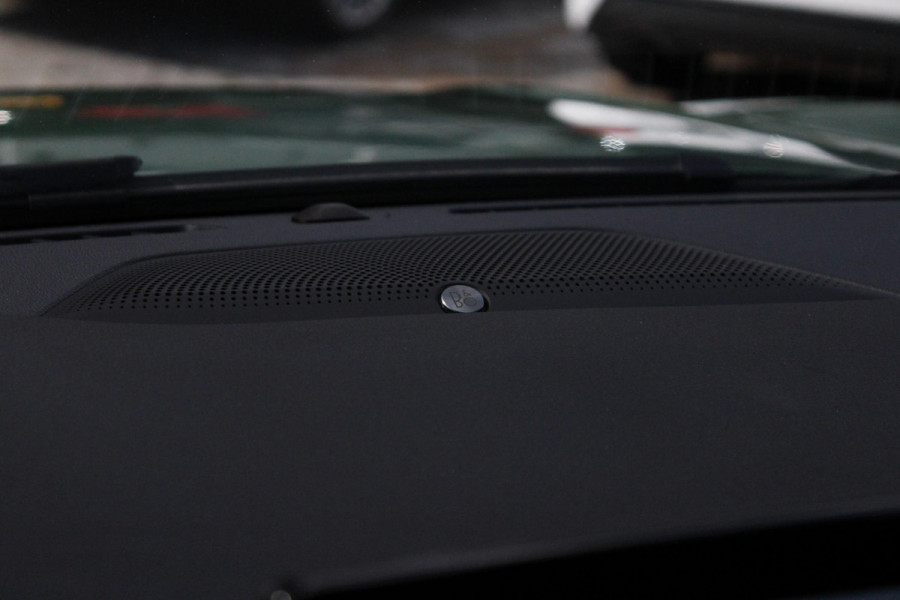 Ford Kuga 2.5 FHEV ST-Line X 190pk | Driver Assistance Pack | Winterpack | Panoramadak | Technology Pack | Geen Stekker nodig | All Season banden