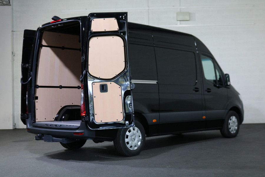 Mercedes-Benz Sprinter 317 CDI L2 H2 Pro Automaat Navigatie 3.5T Trekhaak Mercedes-Benz Sprinter 317 CDI L2 H2 Pro Automaat Navigatie 3.5T Trekhaak