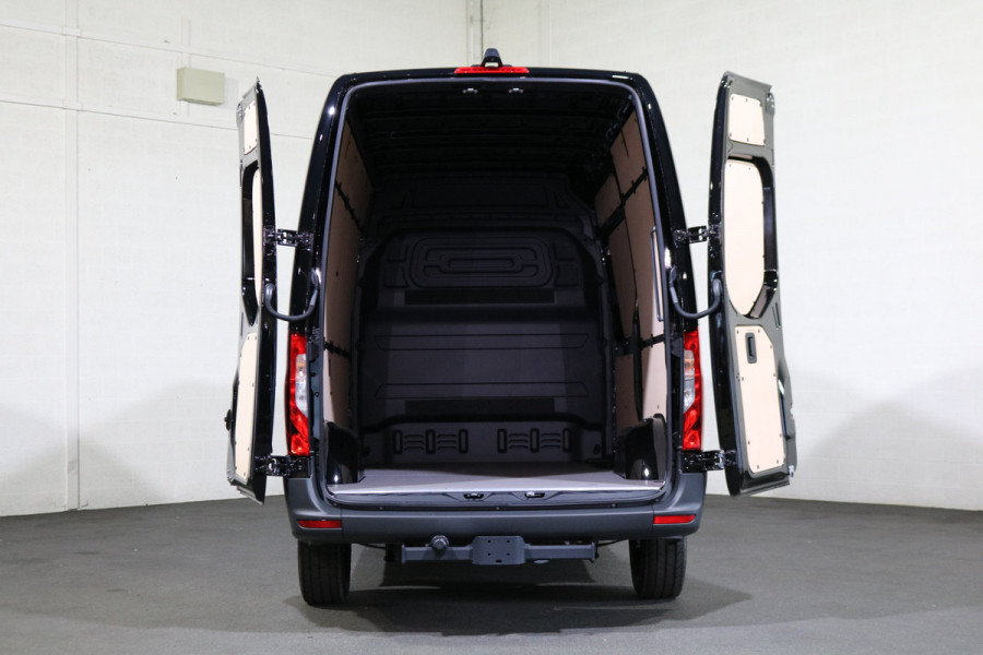 Mercedes-Benz Sprinter 317 CDI L2 H2 Pro Automaat Navigatie 3.5T Trekhaak Mercedes-Benz Sprinter 317 CDI L2 H2 Pro Automaat Navigatie 3.5T Trekhaak