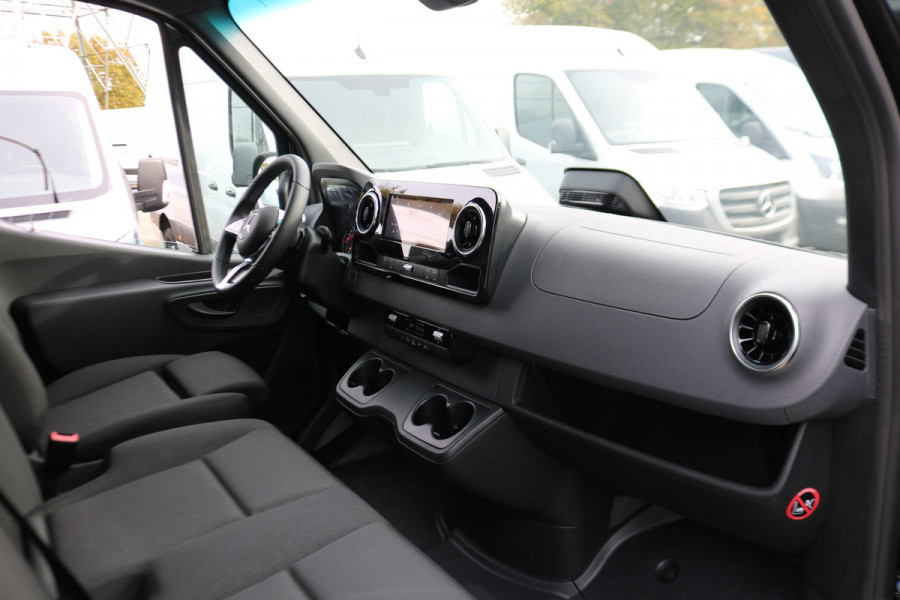 Mercedes-Benz Sprinter 317 CDI L2 H2 Pro Automaat Navigatie 3.5T Trekhaak Mercedes-Benz Sprinter 317 CDI L2 H2 Pro Automaat Navigatie 3.5T Trekhaak
