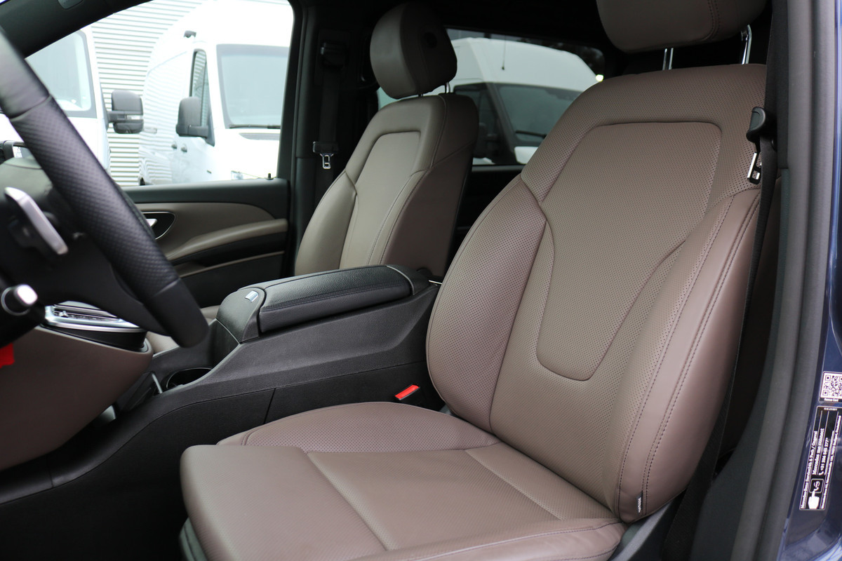 Mercedes-Benz V-Klasse 300d XL DC Avantgarde Edition AMG Airmatic Burmester Mercedes-Benz V-Klasse 300d XL DC Avantgarde Edition AMG Airmatic Burmester