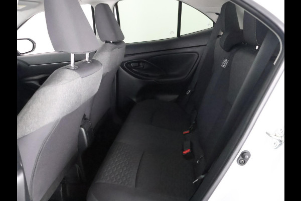 Toyota Yaris Cross 1.5 HYBRID BI-TONE MET LUXERY PACK GARANTIE-2033 CLOUD NAVIGATIE .CLIMA.CRUISE.KEYLESS.