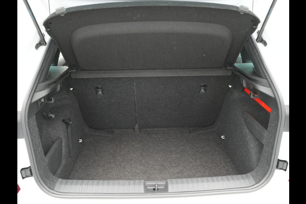 Škoda Kamiq 1.0 TSI 115pk Sport Business Navi via app Wegkl. trekhaak Stoelverwarming Clima 65