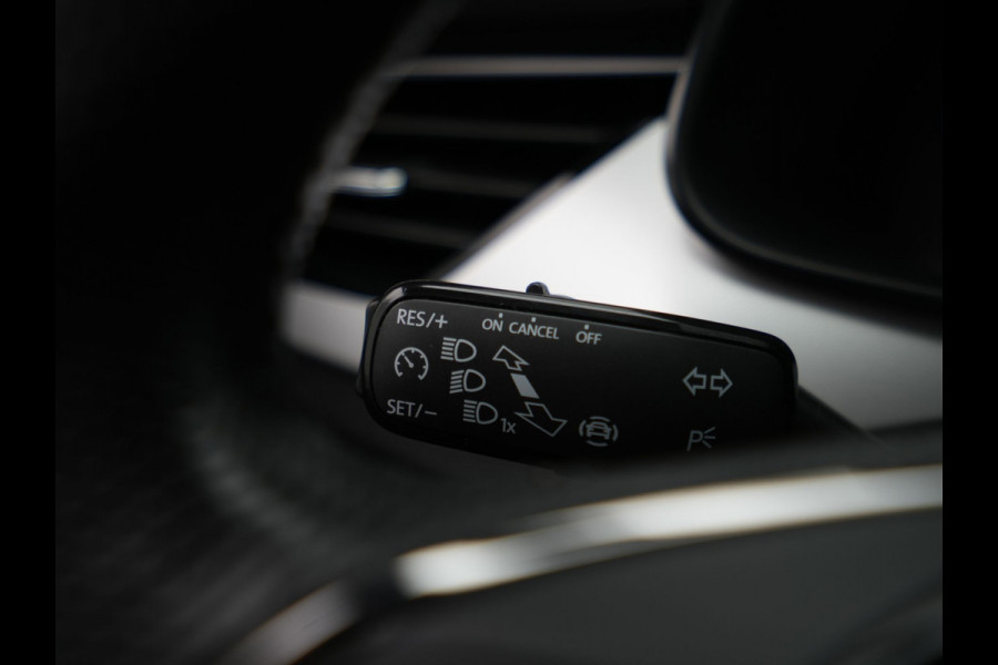 Škoda Kamiq 1.0 TSI 115pk Sport Business Navi via app Wegkl. trekhaak Stoelverwarming Clima 65