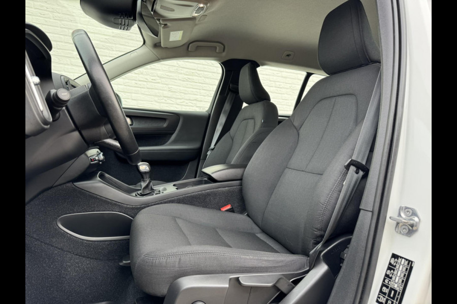 Volvo XC40 1.5 T3 Adaptive cruise Climate control Stoelverwarming Navigatie LED koplampen parkeersensor achter Volvo XC40 1.5 T3 Adaptive cruise Climate control Stoelverwarming Navigatie LED koplampen parkeersensor achter