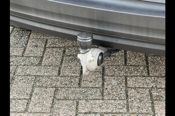 Volvo XC40 1.5 T3 Adaptive cruise Climate control Stoelverwarming Navigatie LED koplampen parkeersensor achter Volvo XC40 1.5 T3 Adaptive cruise Climate control Stoelverwarming Navigatie LED koplampen parkeersensor achter