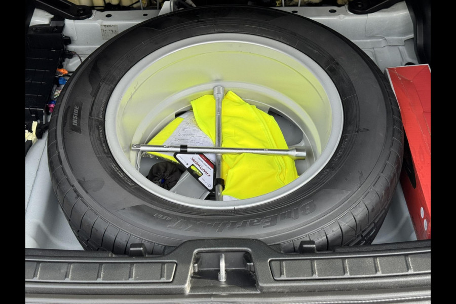 Volvo XC40 1.5 T3 Adaptive cruise Climate control Stoelverwarming Navigatie LED koplampen parkeersensor achter Volvo XC40 1.5 T3 Adaptive cruise Climate control Stoelverwarming Navigatie LED koplampen parkeersensor achter