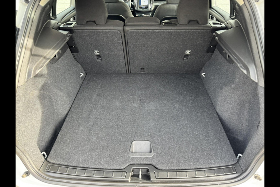 Volvo XC40 1.5 T3 Adaptive cruise Climate control Stoelverwarming Navigatie LED koplampen parkeersensor achter Volvo XC40 1.5 T3 Adaptive cruise Climate control Stoelverwarming Navigatie LED koplampen parkeersensor achter