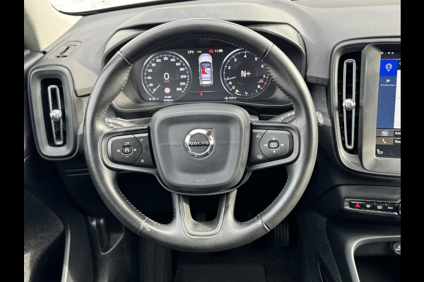 Volvo XC40 1.5 T3 Adaptive cruise Climate control Stoelverwarming Navigatie LED koplampen parkeersensor achter Volvo XC40 1.5 T3 Adaptive cruise Climate control Stoelverwarming Navigatie LED koplampen parkeersensor achter