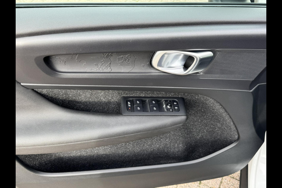Volvo XC40 1.5 T3 Adaptive cruise Climate control Stoelverwarming Navigatie LED koplampen parkeersensor achter Volvo XC40 1.5 T3 Adaptive cruise Climate control Stoelverwarming Navigatie LED koplampen parkeersensor achter
