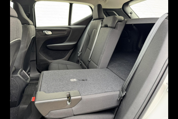 Volvo XC40 1.5 T3 Adaptive cruise Climate control Stoelverwarming Navigatie LED koplampen parkeersensor achter Volvo XC40 1.5 T3 Adaptive cruise Climate control Stoelverwarming Navigatie LED koplampen parkeersensor achter