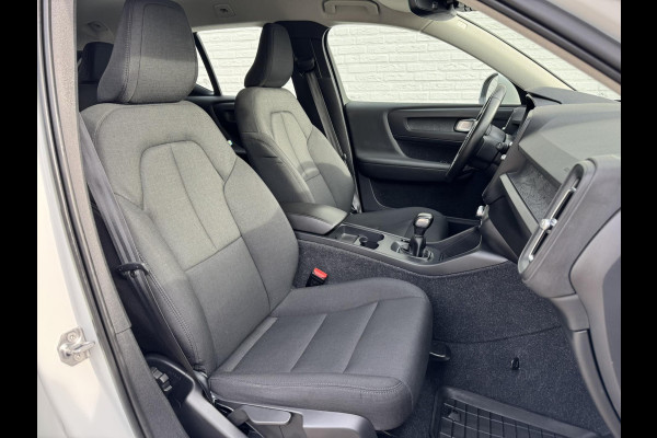 Volvo XC40 1.5 T3 Adaptive cruise Climate control Stoelverwarming Navigatie LED koplampen parkeersensor achter Volvo XC40 1.5 T3 Adaptive cruise Climate control Stoelverwarming Navigatie LED koplampen parkeersensor achter
