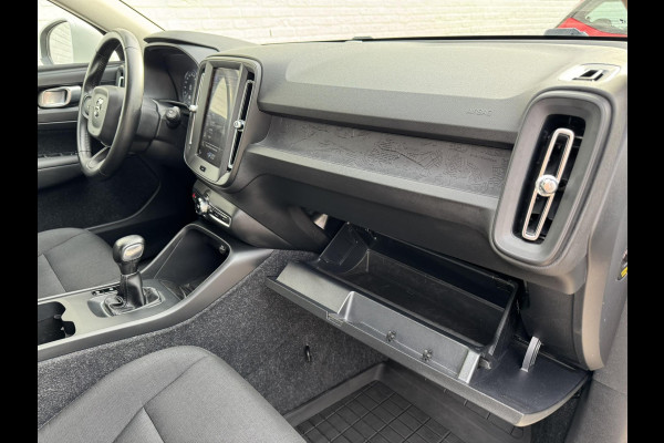 Volvo XC40 1.5 T3 Adaptive cruise Climate control Stoelverwarming Navigatie LED koplampen parkeersensor achter Volvo XC40 1.5 T3 Adaptive cruise Climate control Stoelverwarming Navigatie LED koplampen parkeersensor achter
