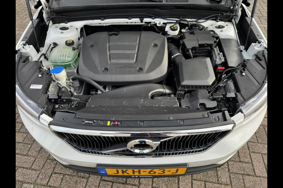 Volvo XC40 1.5 T3 Adaptive cruise Climate control Stoelverwarming Navigatie LED koplampen parkeersensor achter Volvo XC40 1.5 T3 Adaptive cruise Climate control Stoelverwarming Navigatie LED koplampen parkeersensor achter