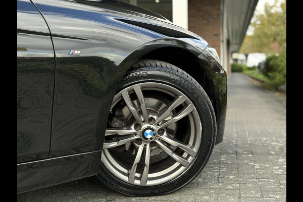BMW 3 Serie 318i Corporate Lease High Executive | M Sport, Navi, Carplay/Android, Camera, Stoelverw., Leder, Cruise, Climate | NAP