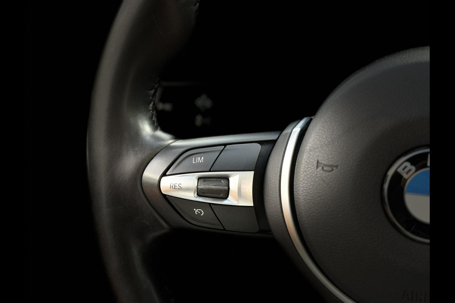 BMW 3 Serie 318i Corporate Lease High Executive | M Sport, Navi, Carplay/Android, Camera, Stoelverw., Leder, Cruise, Climate | NAP