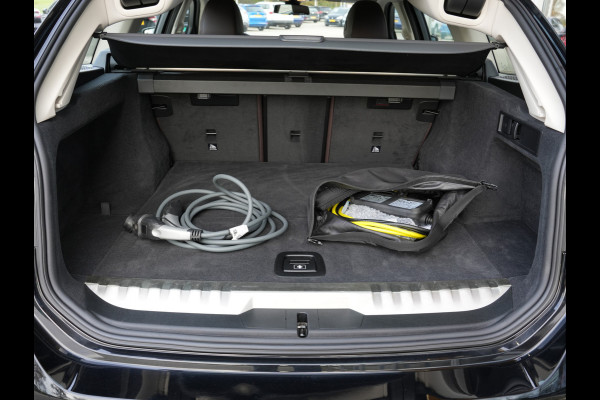 BMW 3 Serie Touring 320e Business Edition Plus | Navigatie | SOH 91% | Laserlicht | Keyless BMW 3 Serie Touring 320e Business Edition Plus | Navigatie | SOH 91% | Laserlicht | Keyless