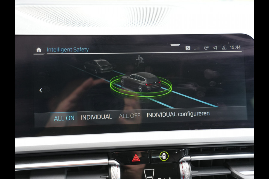 BMW 3 Serie Touring 320e Business Edition Plus | Navigatie | SOH 91% | Laserlicht | Keyless BMW 3 Serie Touring 320e Business Edition Plus | Navigatie | SOH 91% | Laserlicht | Keyless