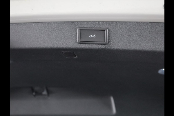 Škoda Kodiaq Sportline Business 1.5 TSI PHEV 204 PK | Elek. stoelen | Panoramadak | Verwarmbare stoelen voor en achter | Canton Sound |