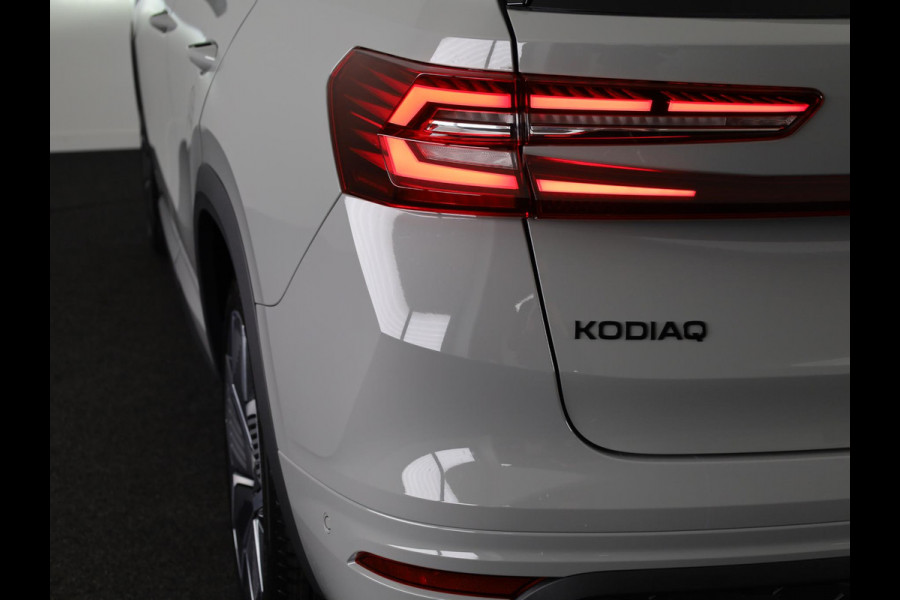 Škoda Kodiaq Sportline Business 1.5 TSI PHEV 204 PK | Elek. stoelen | Panoramadak | Verwarmbare stoelen voor en achter | Canton Sound |