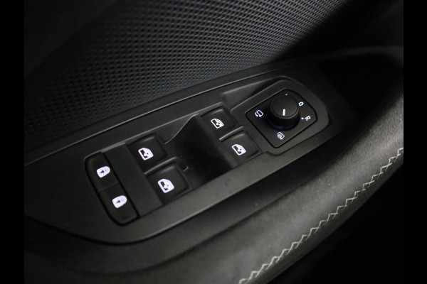 Škoda Kodiaq Sportline Business 1.5 TSI PHEV 204 PK | Elek. stoelen | Panoramadak | Verwarmbare stoelen voor en achter | Canton Sound |