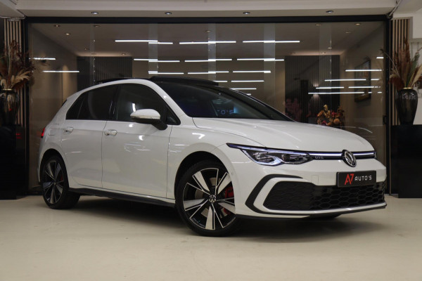 Volkswagen Golf 1.4 eHybrid GTE / PANO/HUD/IQLIGHT/CAM/CARPLAY/VOL