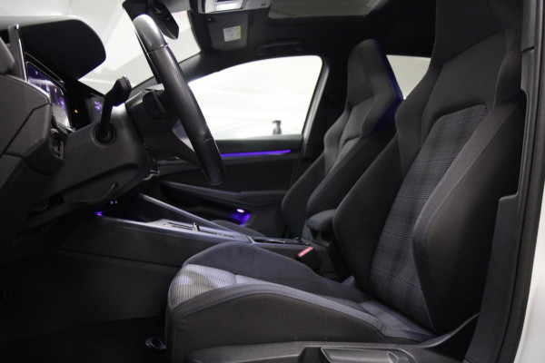 Volkswagen Golf 1.4 eHybrid GTE / PANO/HUD/IQLIGHT/CAM/CARPLAY/VOL