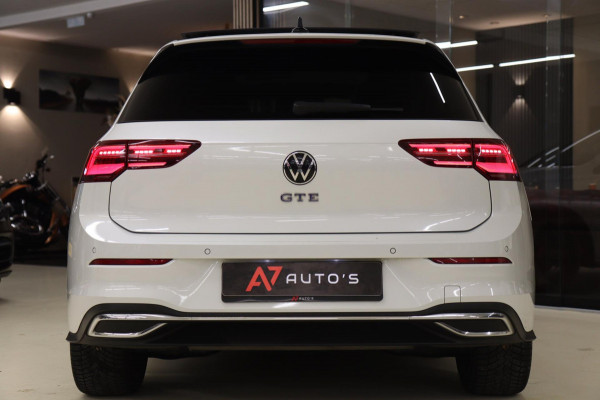 Volkswagen Golf 1.4 eHybrid GTE / PANO/HUD/IQLIGHT/CAM/CARPLAY/VOL