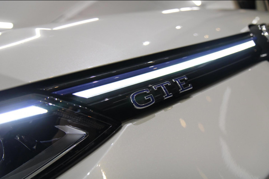 Volkswagen Golf 1.4 eHybrid GTE / PANO/HUD/IQLIGHT/CAM/CARPLAY/VOL