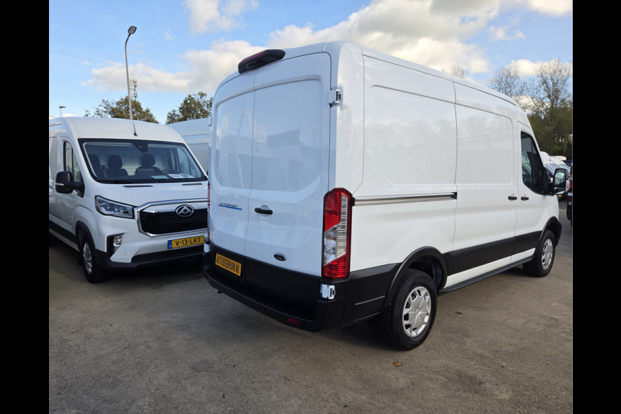 Ford E-Transit 350 L2H2 Trend 68 kWh Navi , Achteruitrijcamera Ford E-Transit 350 L2H2 Trend 68 kWh Navi , Achteruitrijcamera
