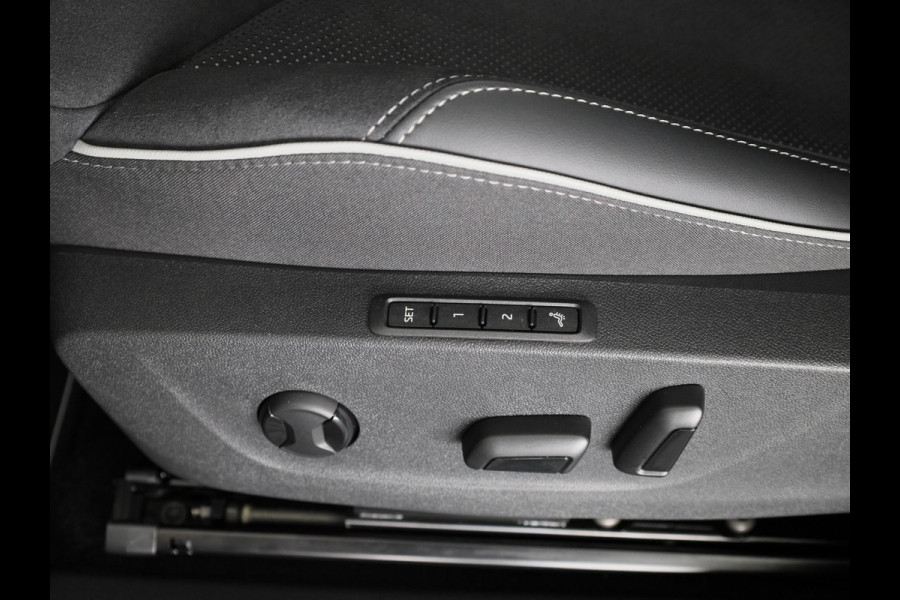 Škoda Enyaq 60 Sportline 204 pk | Panoramadak | Adaptive Cruise Control | Blind Spot | Škoda Enyaq 60 Sportline 204 pk | Panoramadak | Adaptive Cruise Control | Blind Spot |