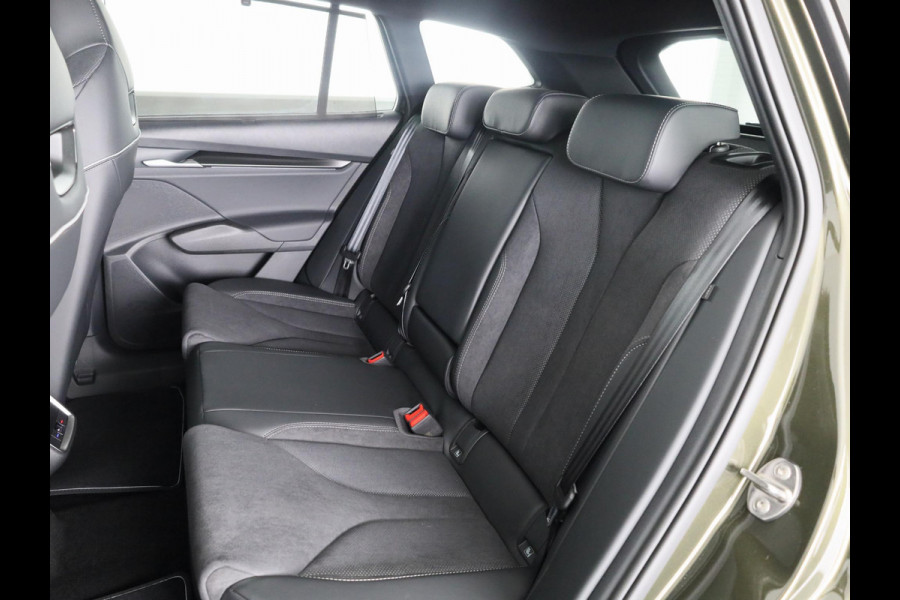 Škoda Enyaq 60 Sportline 204 pk | Panoramadak | Adaptive Cruise Control | Blind Spot | Škoda Enyaq 60 Sportline 204 pk | Panoramadak | Adaptive Cruise Control | Blind Spot |